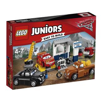 LEGO Juniors 10743 A Garagem do Smokey – Disney Carros 3